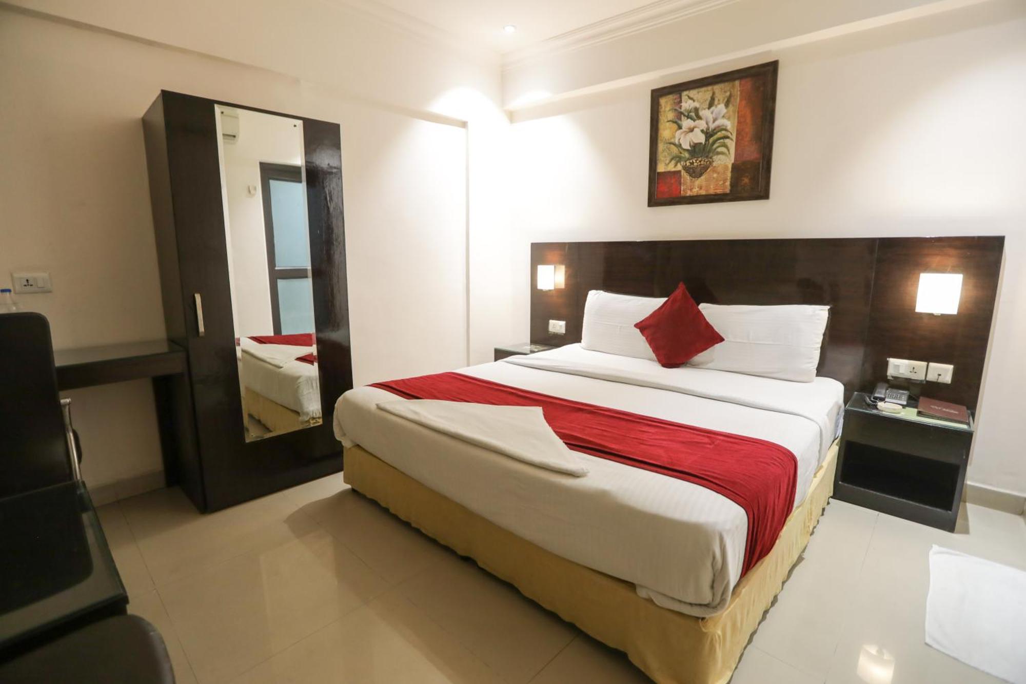 Anr Hotels Лакнау Екстериор снимка