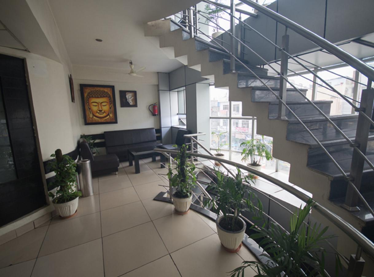 Anr Hotels Лакнау Екстериор снимка