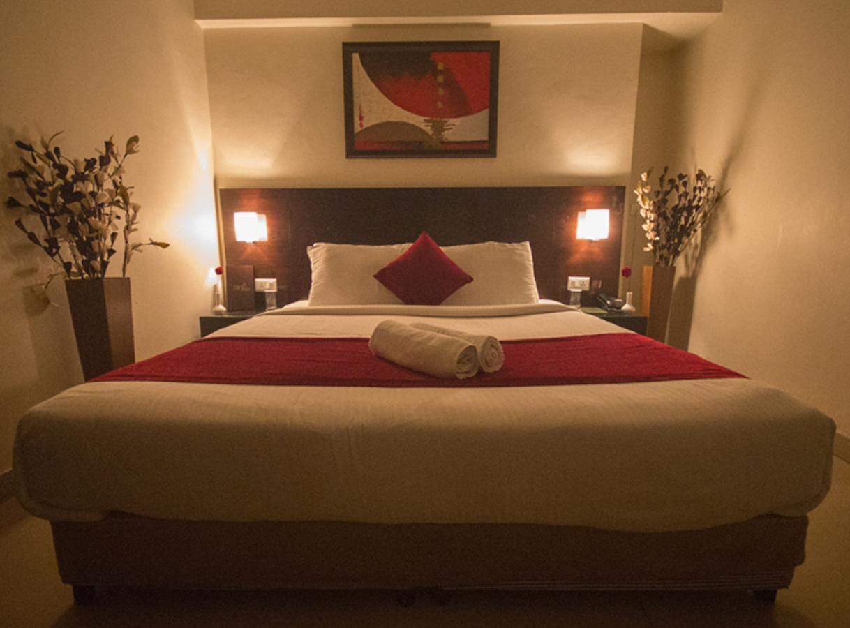Anr Hotels Лакнау Екстериор снимка