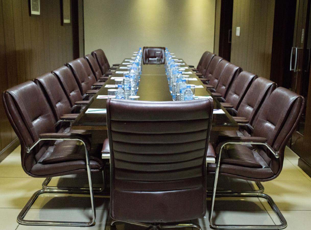 Anr Hotels Лакнау Екстериор снимка