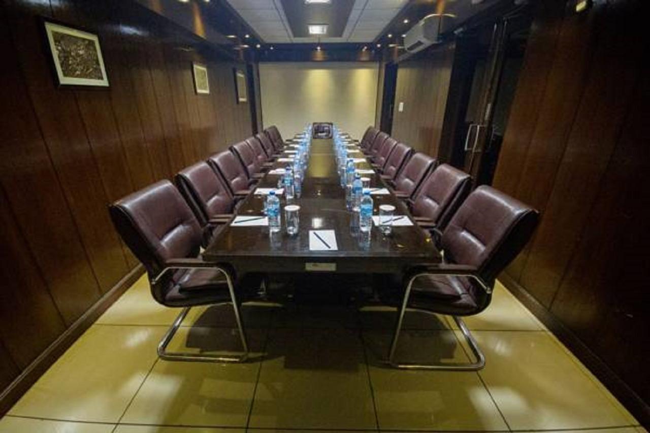Anr Hotels Лакнау Екстериор снимка